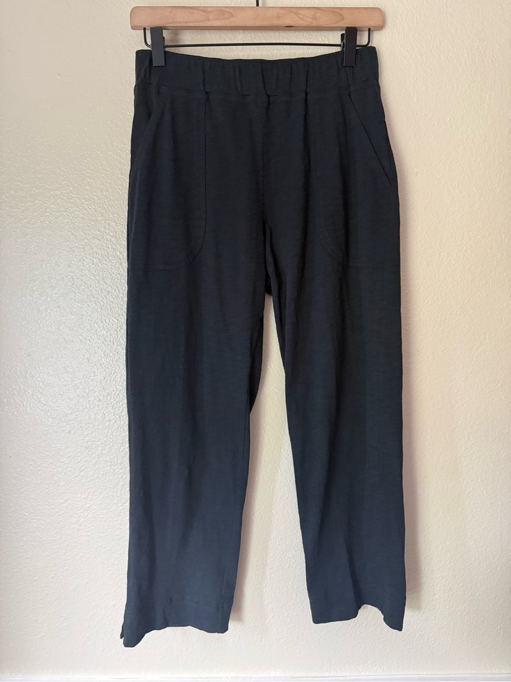 Escape by Habitat Women's Black Cropped Pull-On Cotton Pants